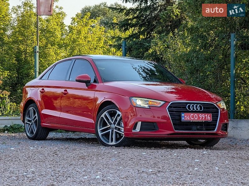 Седан Audi A3 2016 в Дрогобыче