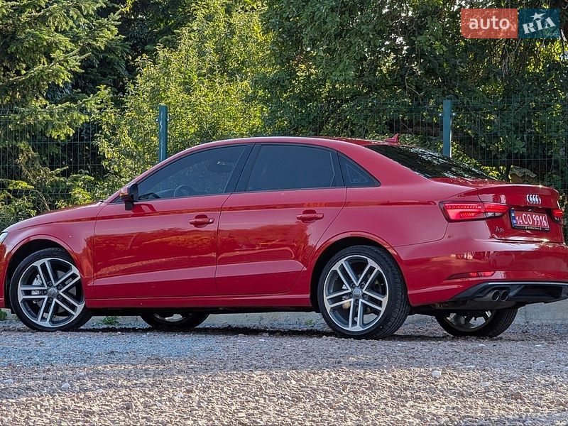 Седан Audi A3 2016 в Дрогобыче
