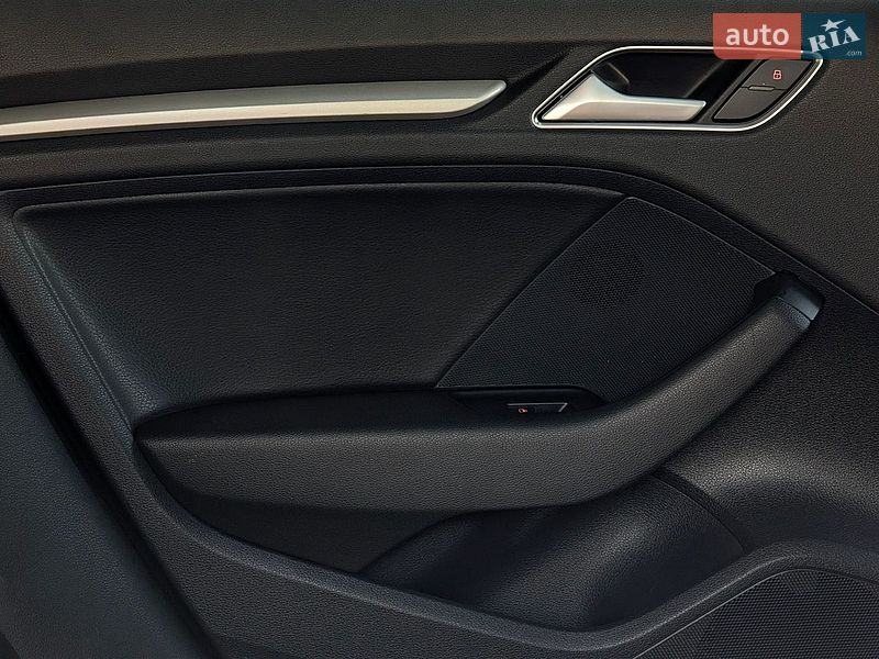 Седан Audi A3 2016 в Дрогобыче