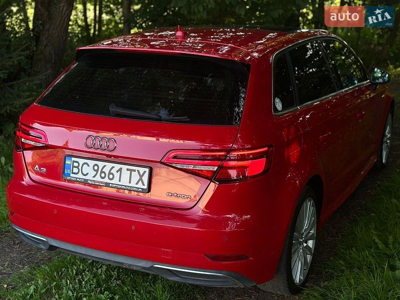 Седан Audi A3 2016 в Львові