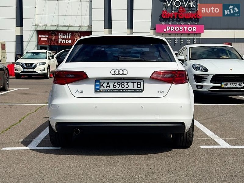 Хэтчбек Audi A3 2015 в Киеве