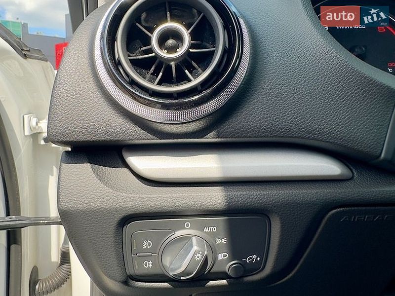 Хэтчбек Audi A3 2015 в Киеве