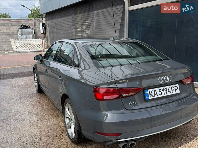 Седан Audi A3 2017 в Киеве