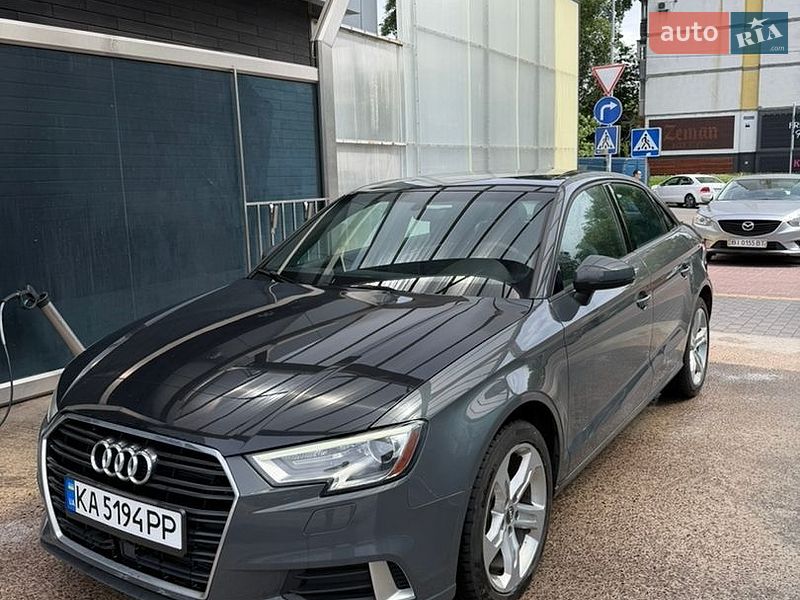 Седан Audi A3 2017 в Киеве