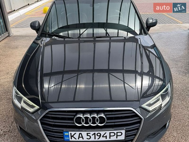 Седан Audi A3 2017 в Киеве
