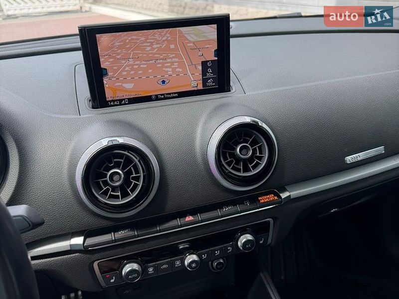 Седан Audi A3 2017 в Киеве