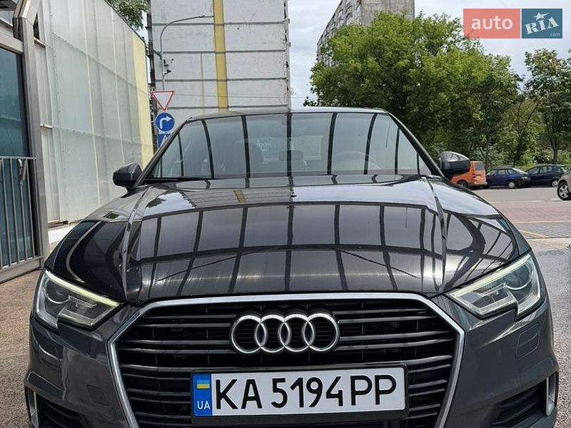 Седан Audi A3 2017 в Киеве
