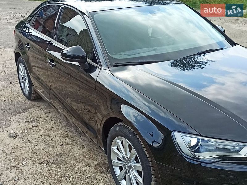 Седан Audi A3 2016 в Новояворівську