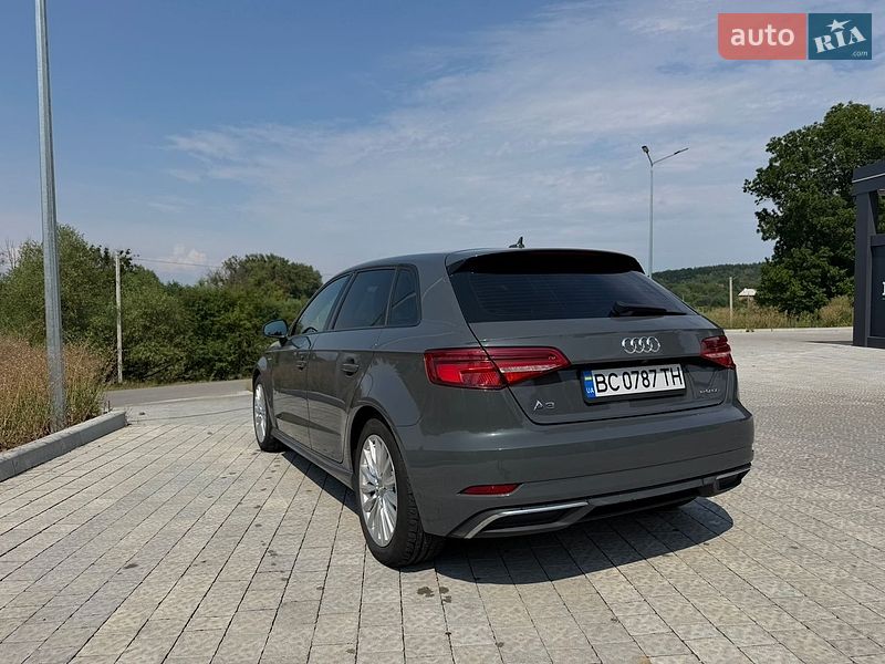 Хэтчбек Audi A3 2016 в Львове