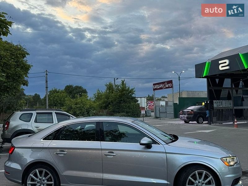 Седан Audi A3 2015 в Чернівцях