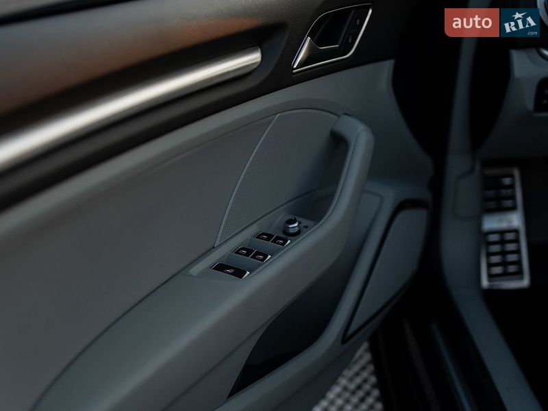 Кабріолет Audi A3 2016 в Дніпрі