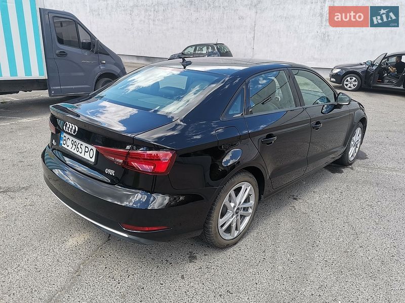 Седан Audi A3 2018 в Львові