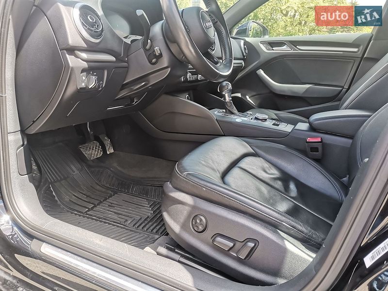 Седан Audi A3 2018 в Львові