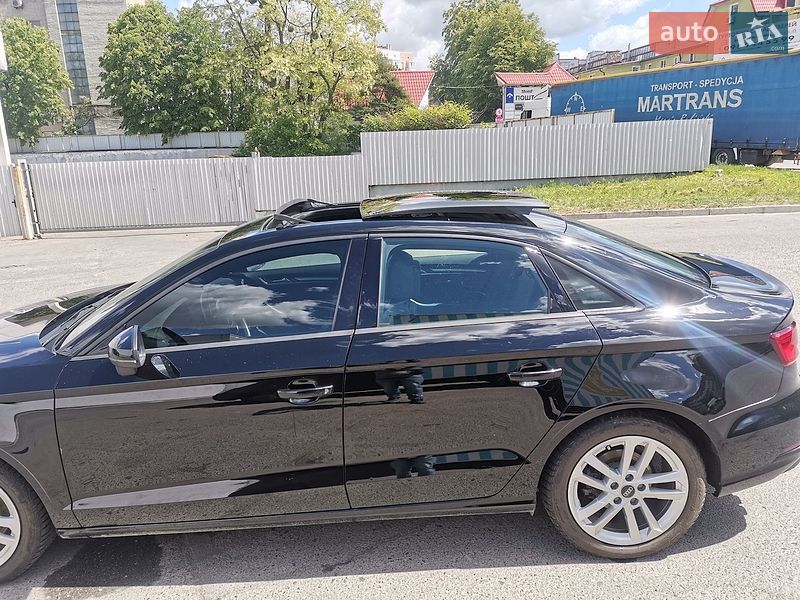 Седан Audi A3 2018 в Львові