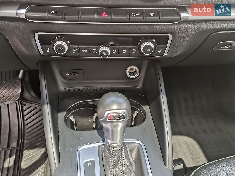 Седан Audi A3 2018 в Львові