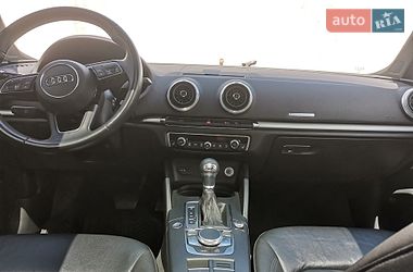 Седан Audi A3 2018 в Львові