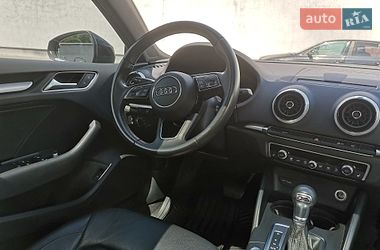 Седан Audi A3 2018 в Львові