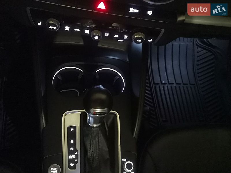 Седан Audi A3 2018 в Львові
