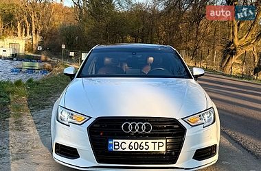 Седан Audi A3 2016 в Новояворівську