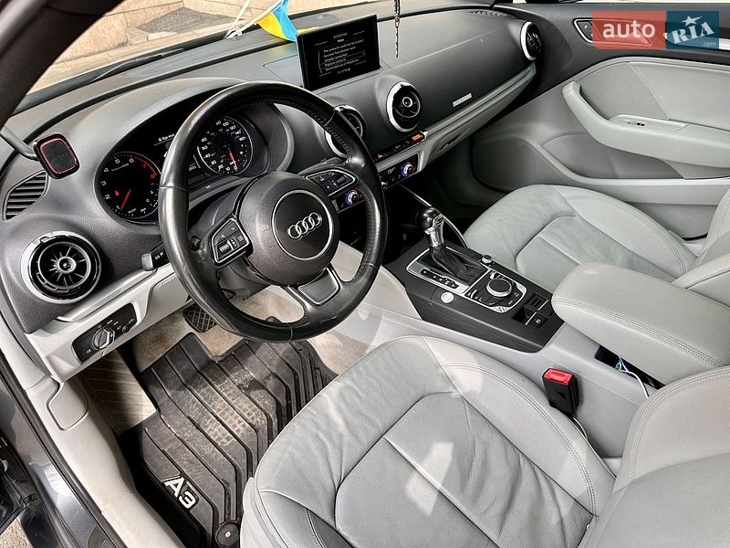 Седан Audi A3 2015 в Киеве