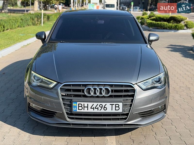 Седан Audi A3 2015 в Одессе