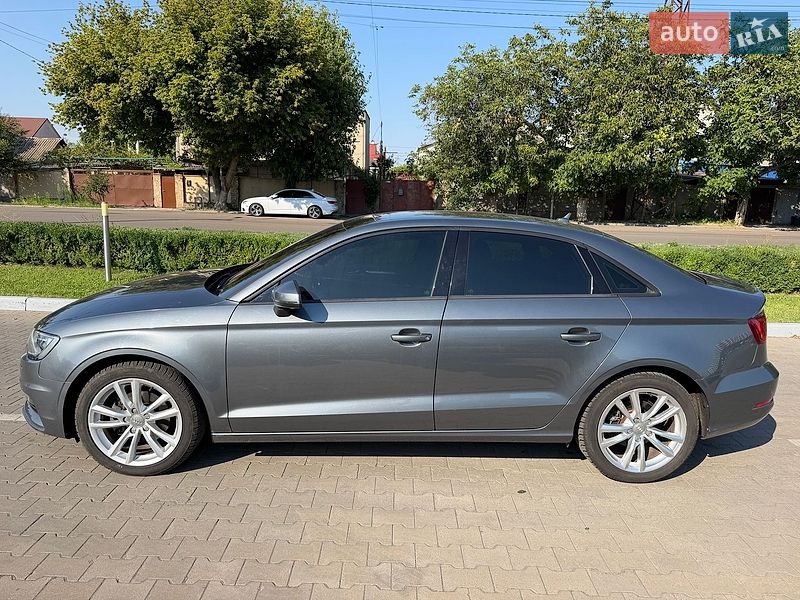 Седан Audi A3 2015 в Одессе