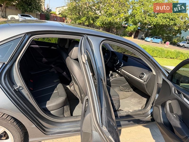 Седан Audi A3 2015 в Одессе
