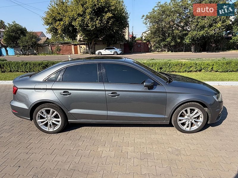 Седан Audi A3 2015 в Одессе