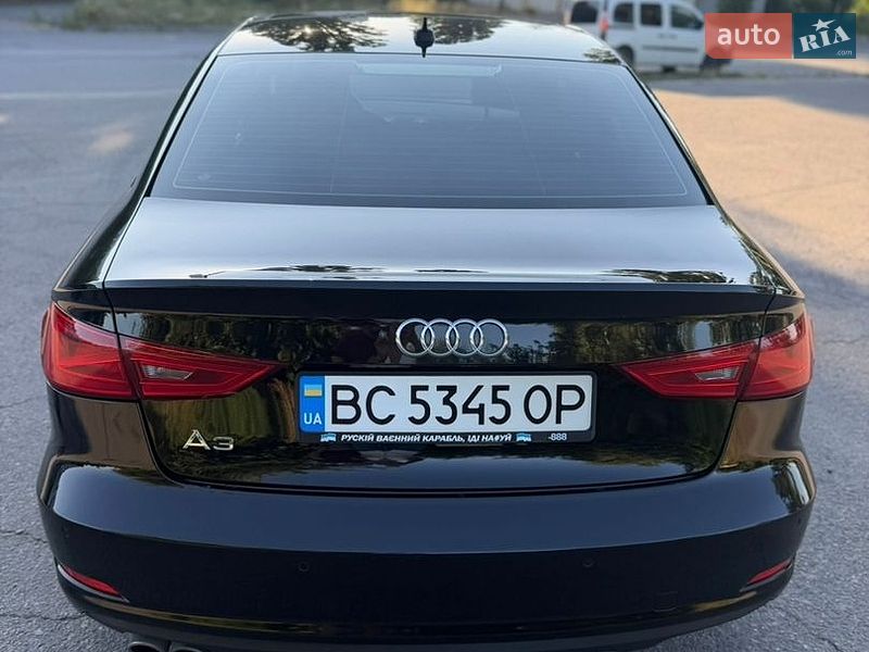 Седан Audi A3 2014 в Дніпрі