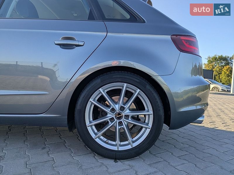 Хэтчбек Audi A3 2016 в Виннице