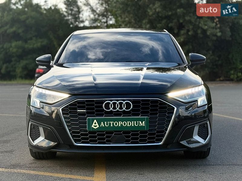Седан Audi A3 2022 в Киеве