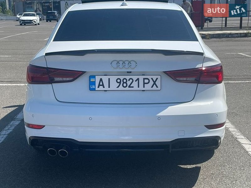 Седан Audi A3 2017 в Киеве