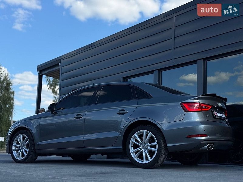 Седан Audi A3 2015 в Ровно