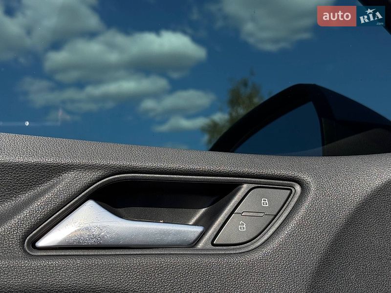 Седан Audi A3 2015 в Ровно