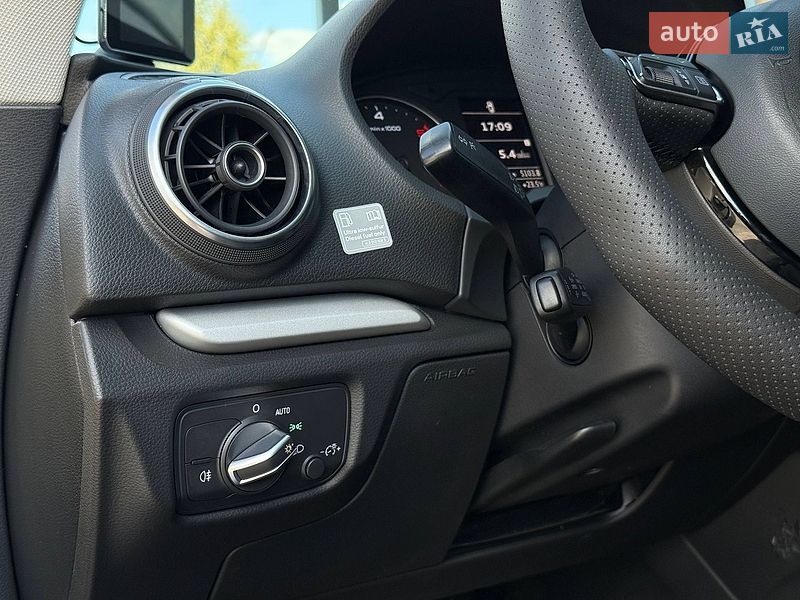 Седан Audi A3 2015 в Ровно