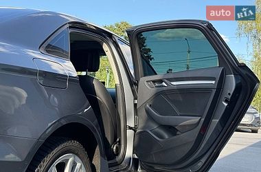 Седан Audi A3 2015 в Ровно