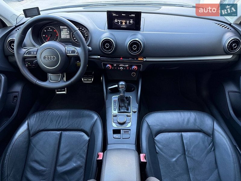 Седан Audi A3 2015 в Ровно