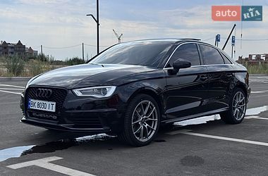 Седан Audi A3 2015 в Ровно