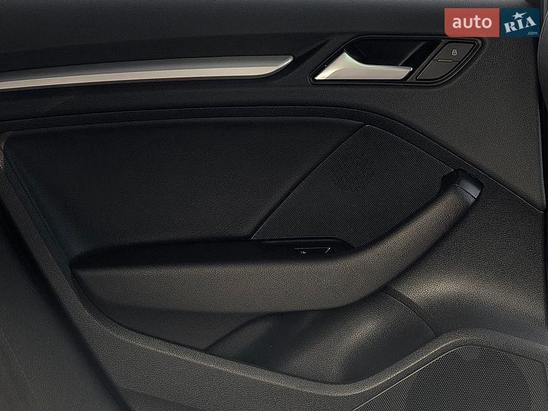 Седан Audi A3 2015 в Дрогобыче