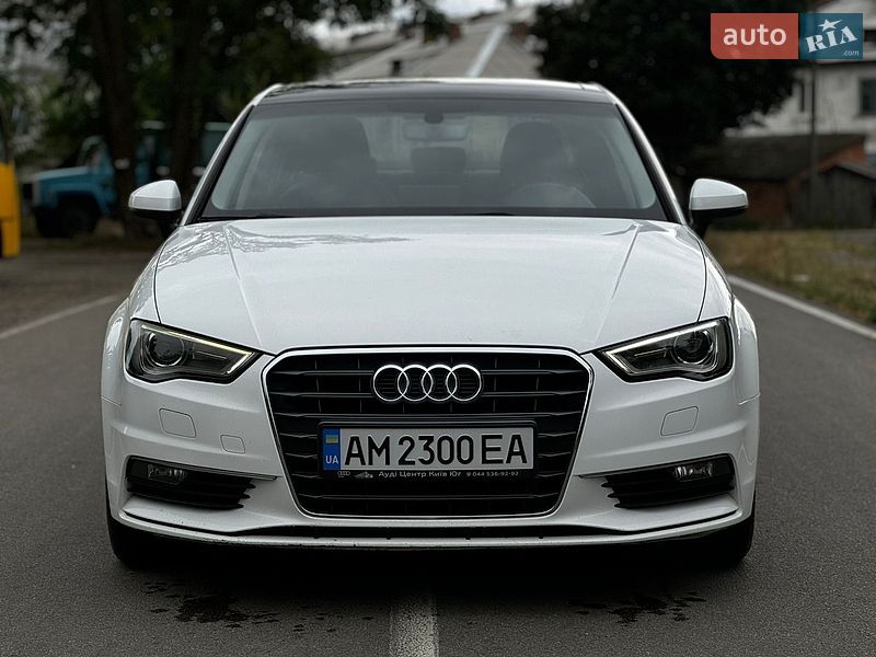 Седан Audi A3 2015 в Малині