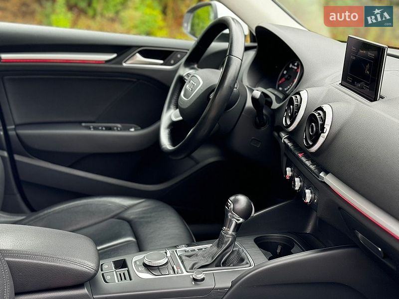 Седан Audi A3 2015 в Малині