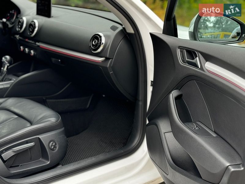 Седан Audi A3 2015 в Малині