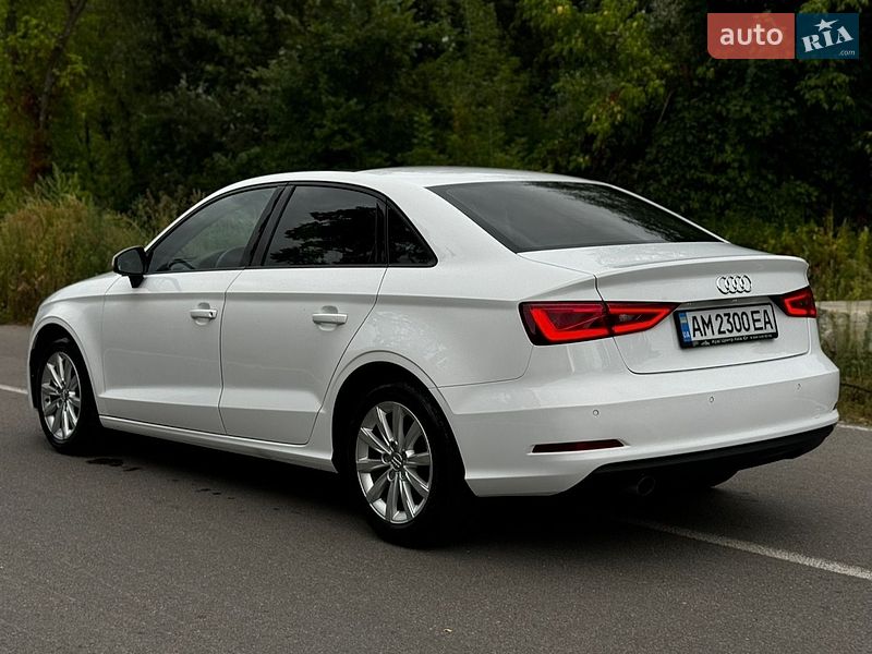 Седан Audi A3 2015 в Малині