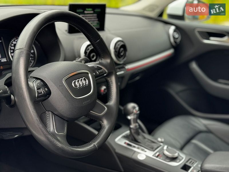 Седан Audi A3 2015 в Малині