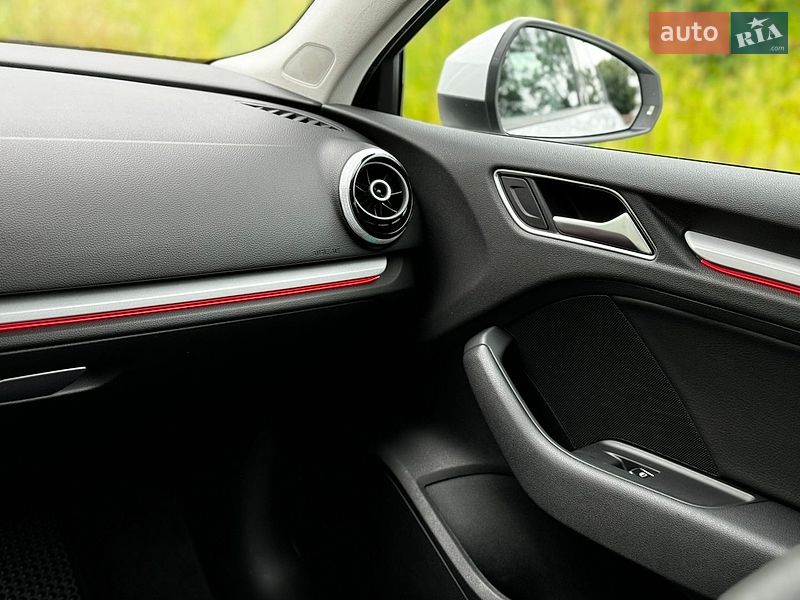 Седан Audi A3 2015 в Малині
