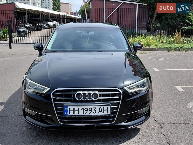 Седан Audi A3 2016 в Одессе