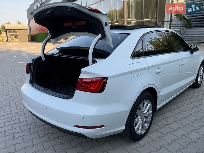 Седан Audi A3 2015 в Вінниці