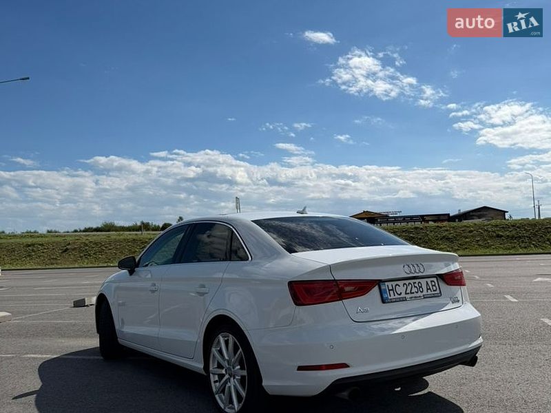 Седан Audi A3 2015 в Львове