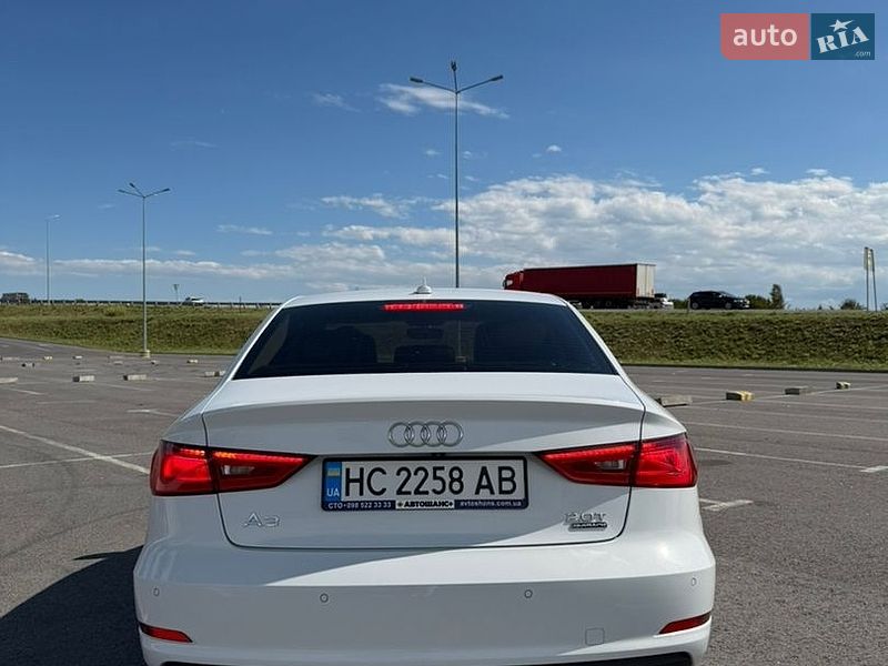 Седан Audi A3 2015 в Львове