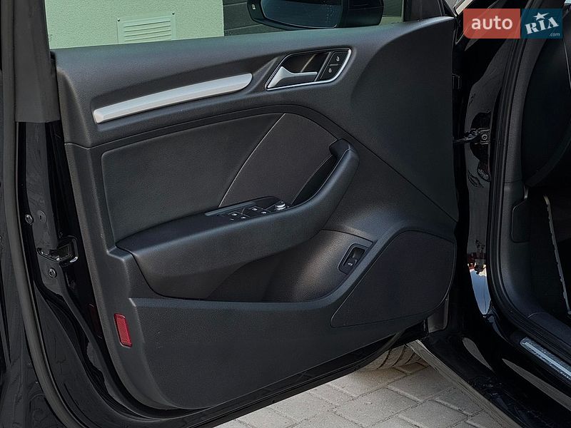 Седан Audi A3 2018 в Старокостянтинові